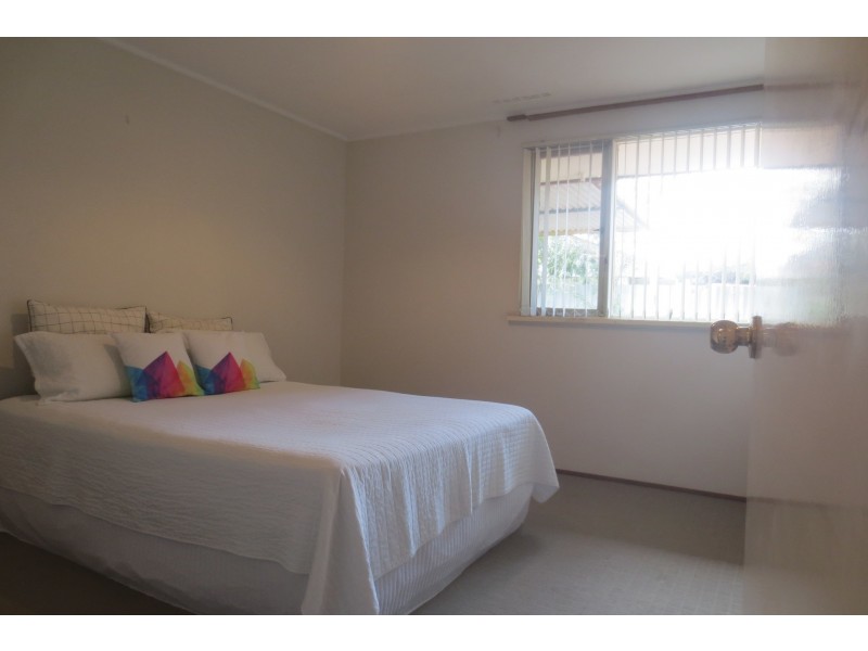 16 Sulina Place, Kallaroo WA 6025