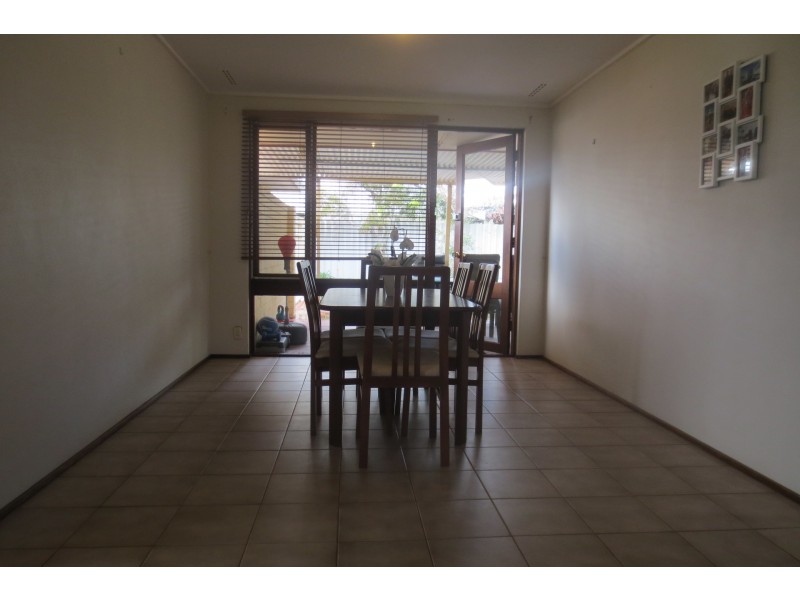 16 Sulina Place, Kallaroo WA 6025