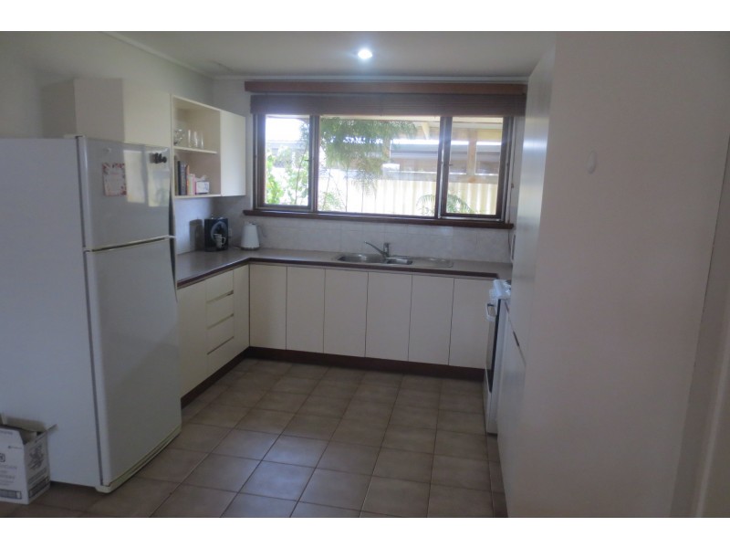 16 Sulina Place, Kallaroo WA 6025