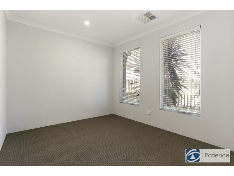 27 Navajo Way, Eglinton WA 6034