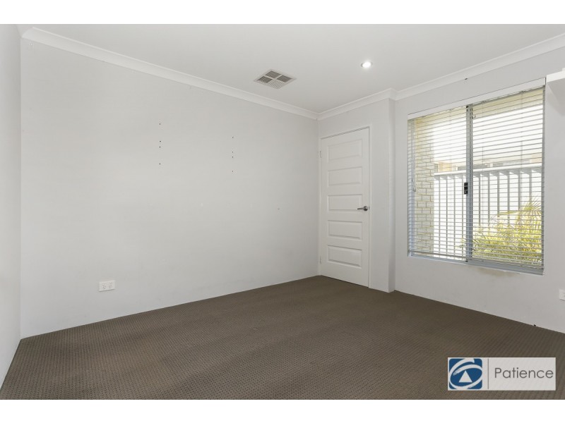 27 Navajo Way, Eglinton WA 6034