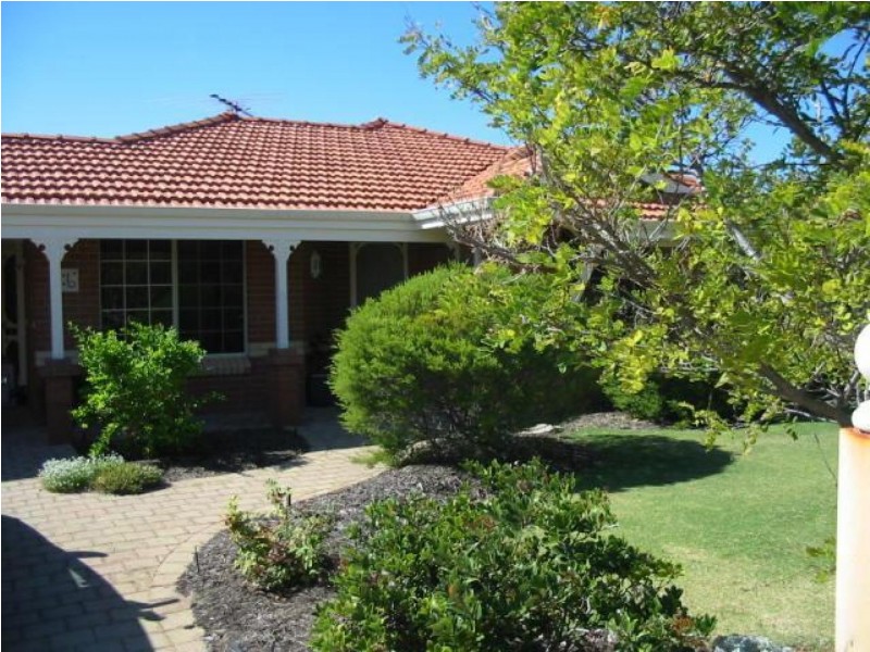 16 Seaside Gardens, Mullaloo WA 6027