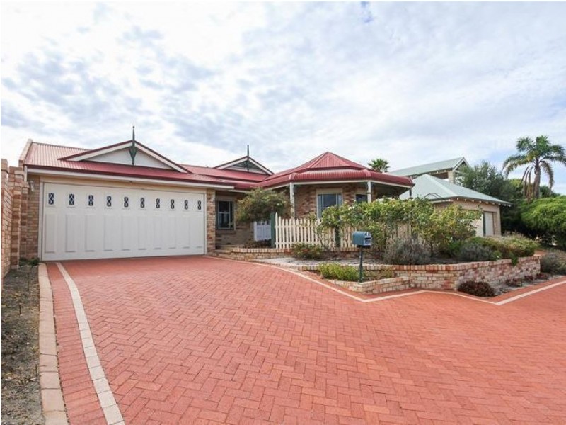 4 Akera Close, Hillarys WA 6025