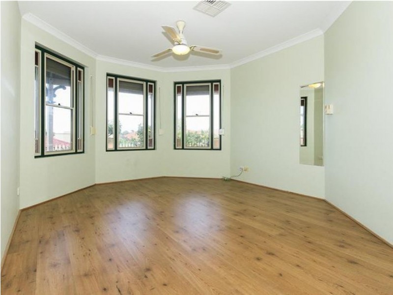 4 Akera Close, Hillarys WA 6025