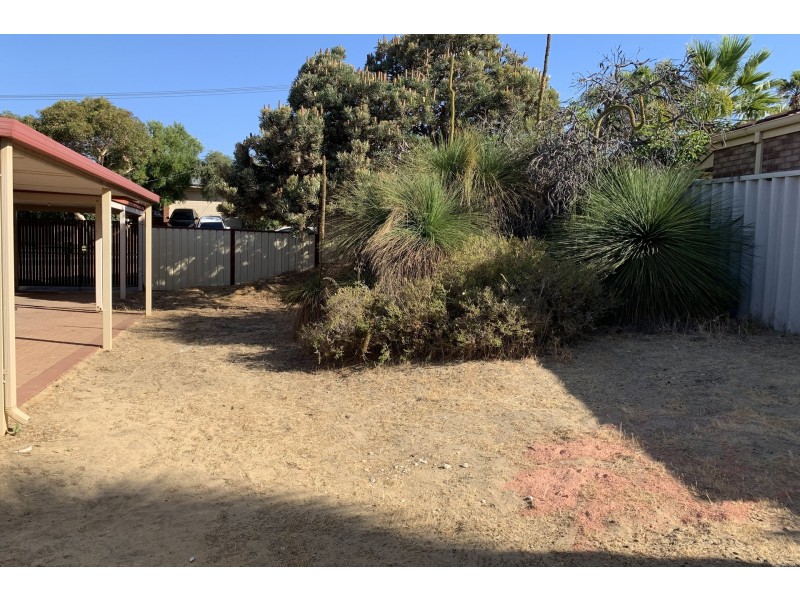 2 Lind Court, Quinns Rocks WA 6030