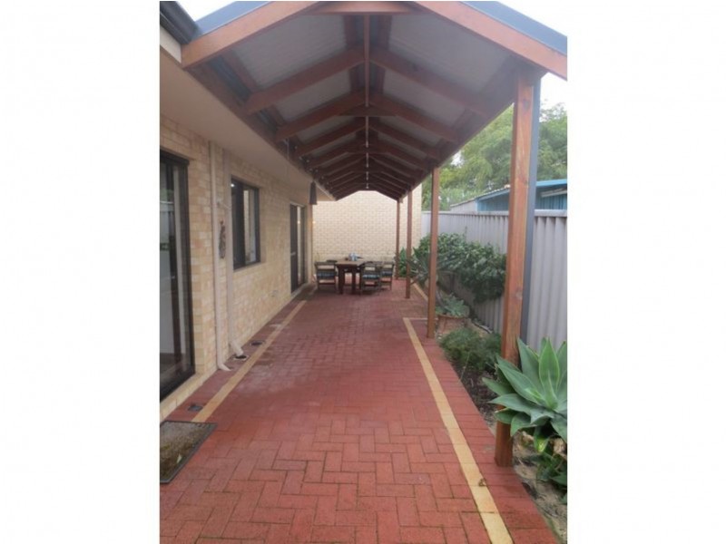 87A Rochester Circle, Balga WA 6061