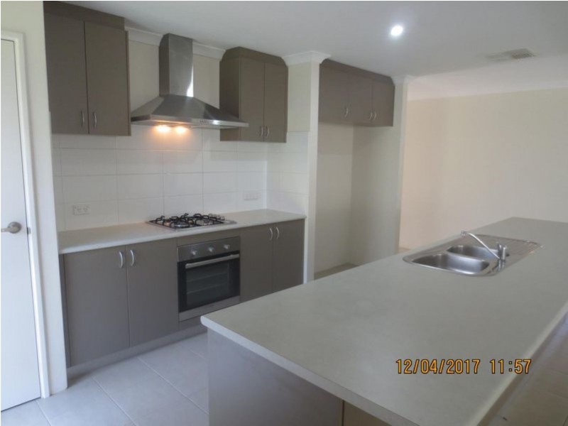 9 Menindee Road, Ellenbrook WA 6069