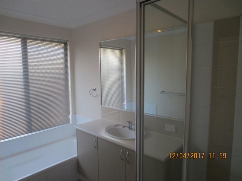 9 Menindee Road, Ellenbrook WA 6069