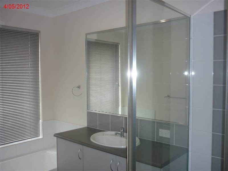 8 Riverland Drive, Ellenbrook WA 6069