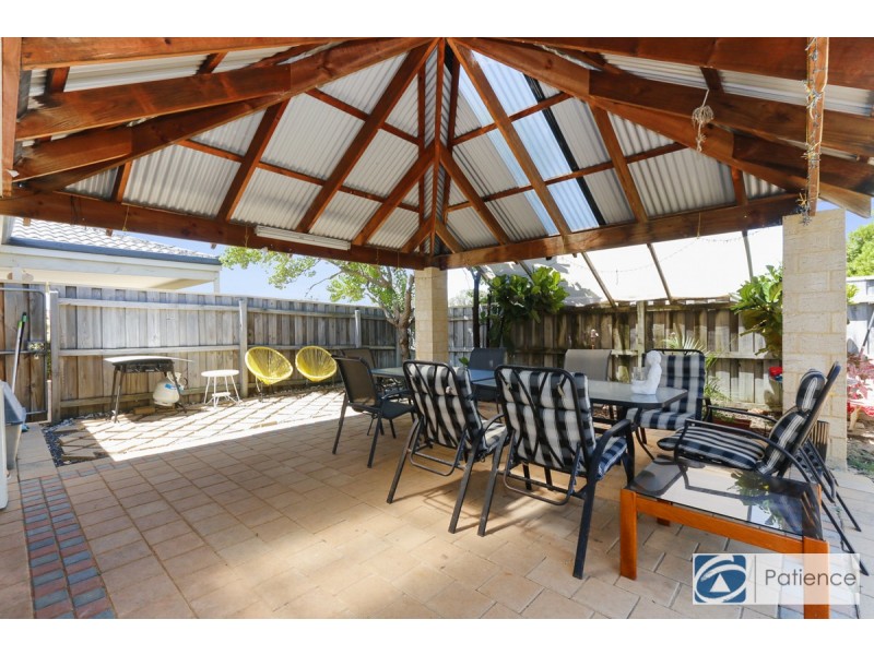 69 MacNaughton Crescent, Kinross WA 6028