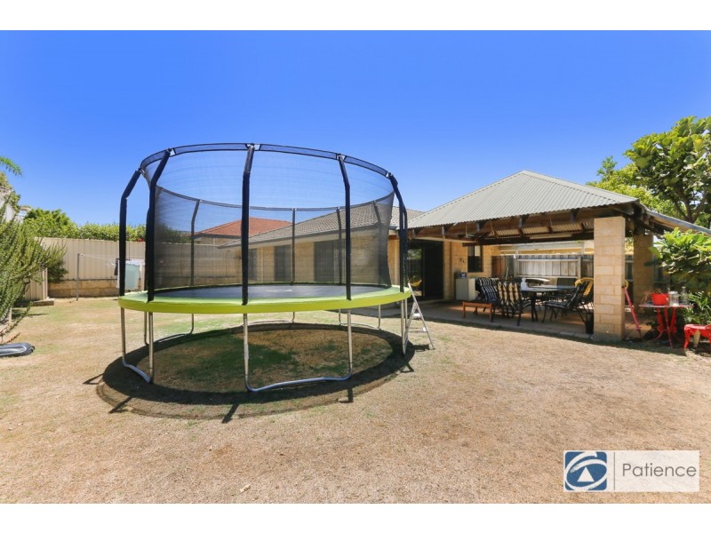 69 MacNaughton Crescent, Kinross WA 6028