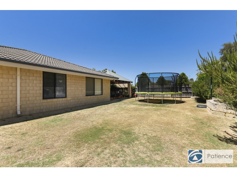 69 MacNaughton Crescent, Kinross WA 6028