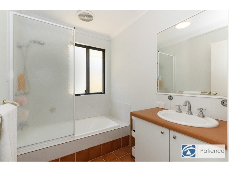 69 MacNaughton Crescent, Kinross WA 6028