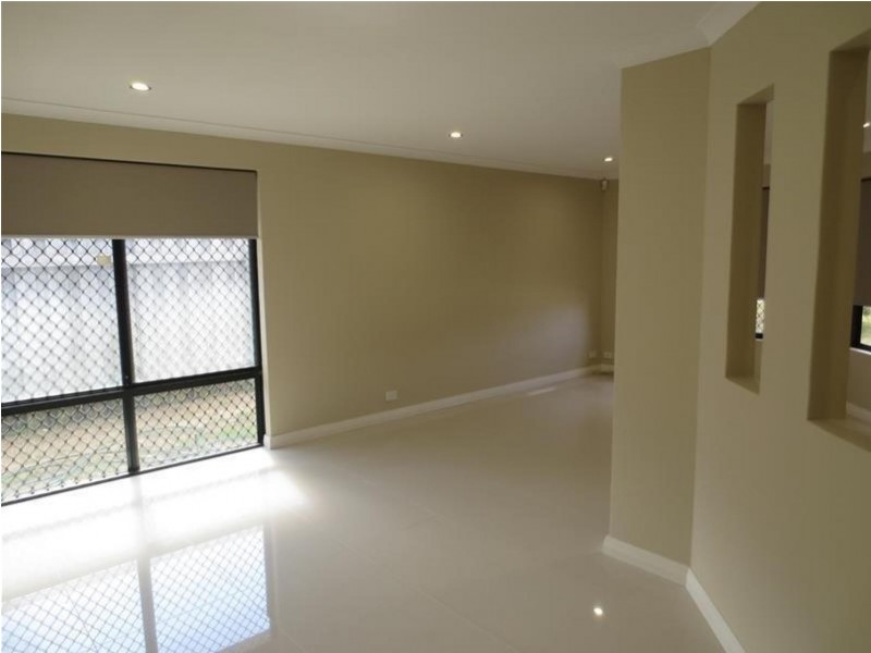 15 Golflinks Drive, Carramar WA 6031