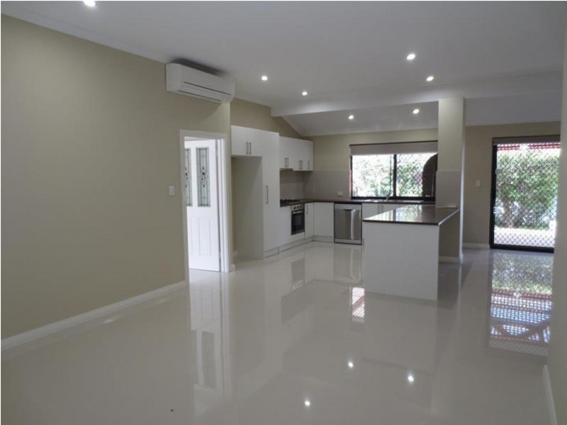 15 Golflinks Drive, Carramar WA 6031