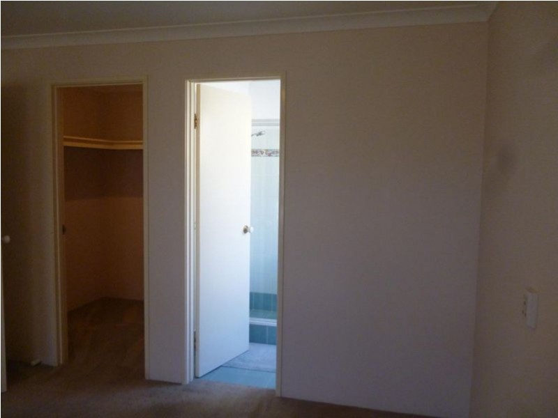 25 Minjah Circuit, Carramar WA 6031