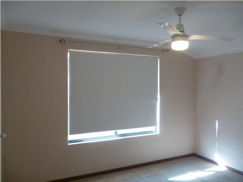 25 Minjah Circuit, Carramar WA 6031