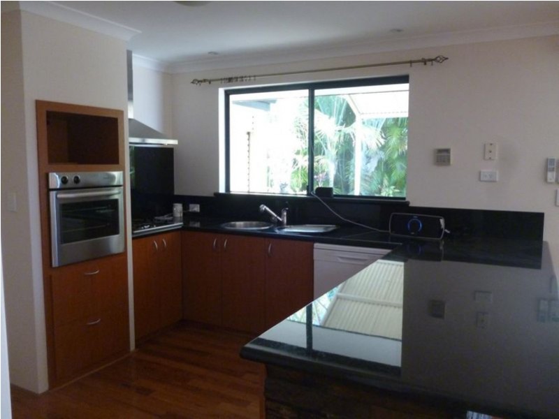 25 Minjah Circuit, Carramar WA 6031