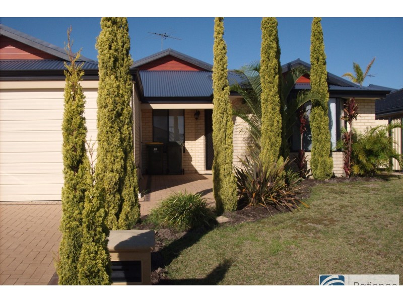 26 Lyndavale Loop, Carramar WA 6031