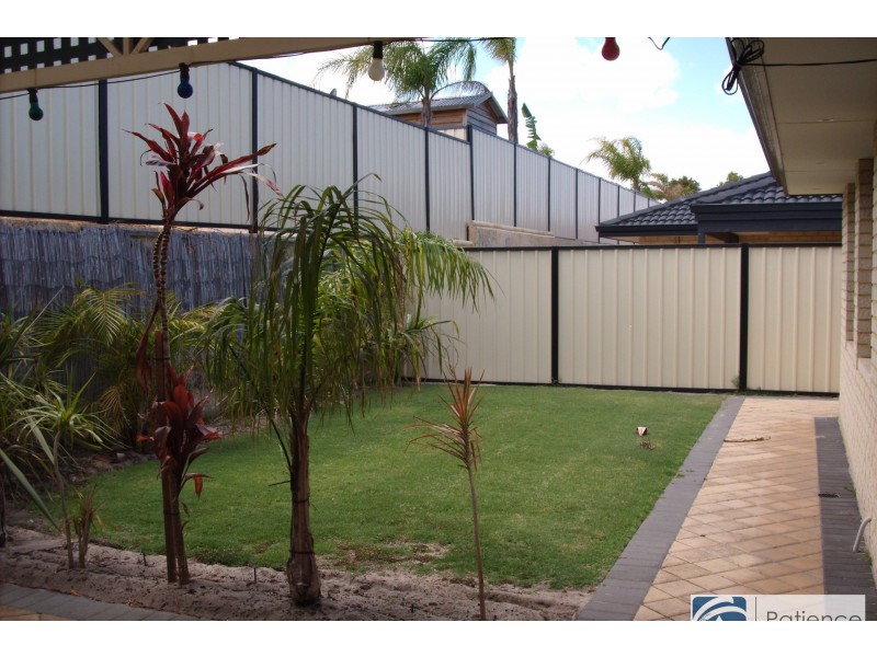 26 Lyndavale Loop, Carramar WA 6031