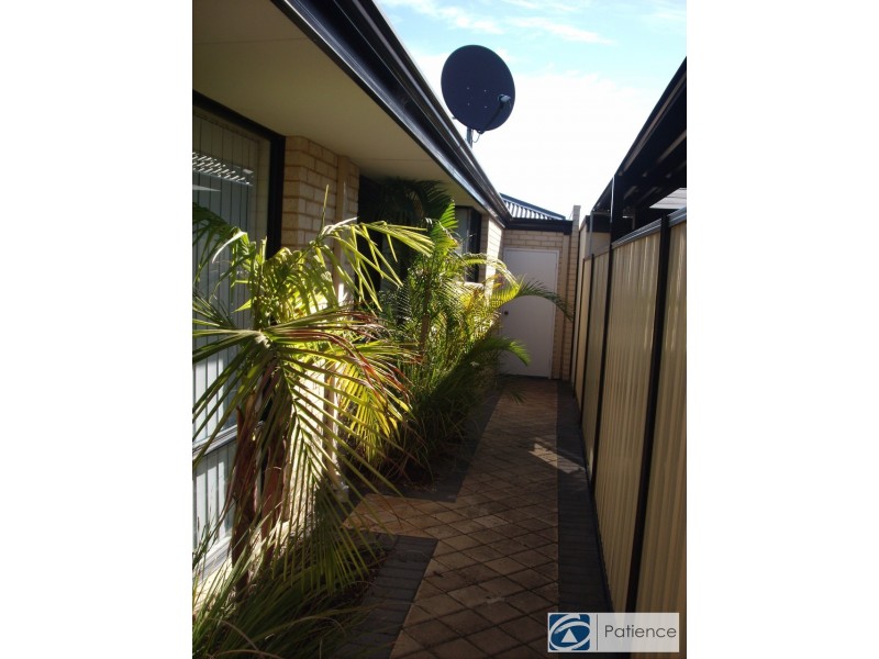 26 Lyndavale Loop, Carramar WA 6031