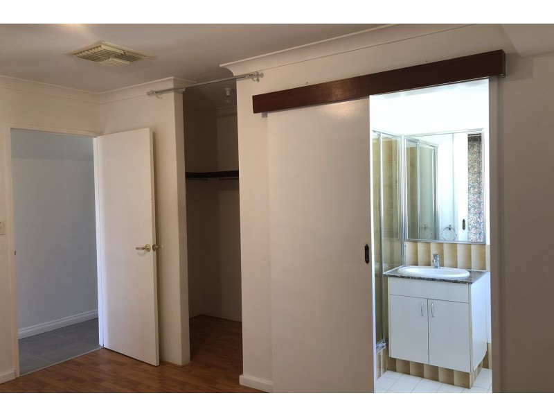 76 Giralt Road, Marangaroo WA 6064