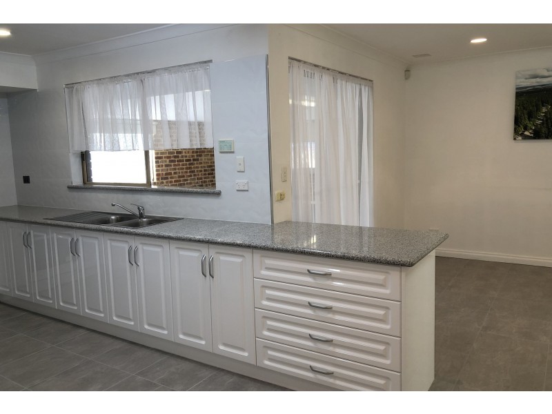 76 Giralt Road, Marangaroo WA 6064