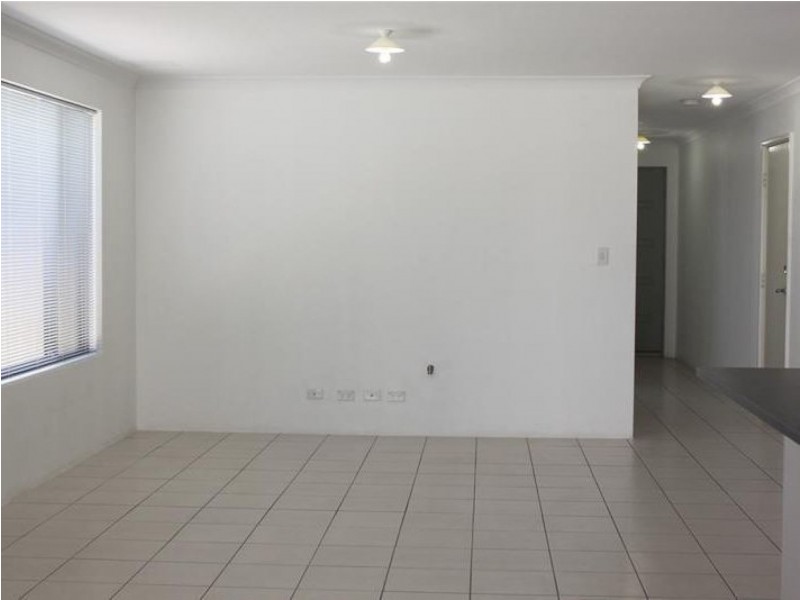 17 Fogliani Loop, Sinagra WA 6065