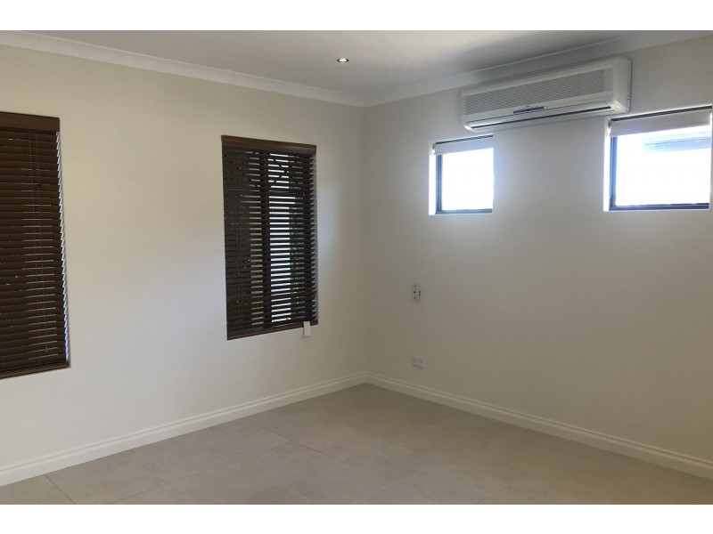 11 St Louis Avenue, Hocking WA 6065