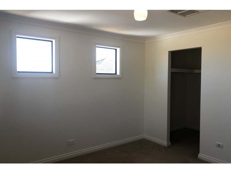 11 St Louis Avenue, Hocking WA 6065