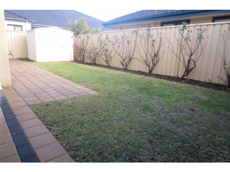 11 St Louis Avenue, Hocking WA 6065