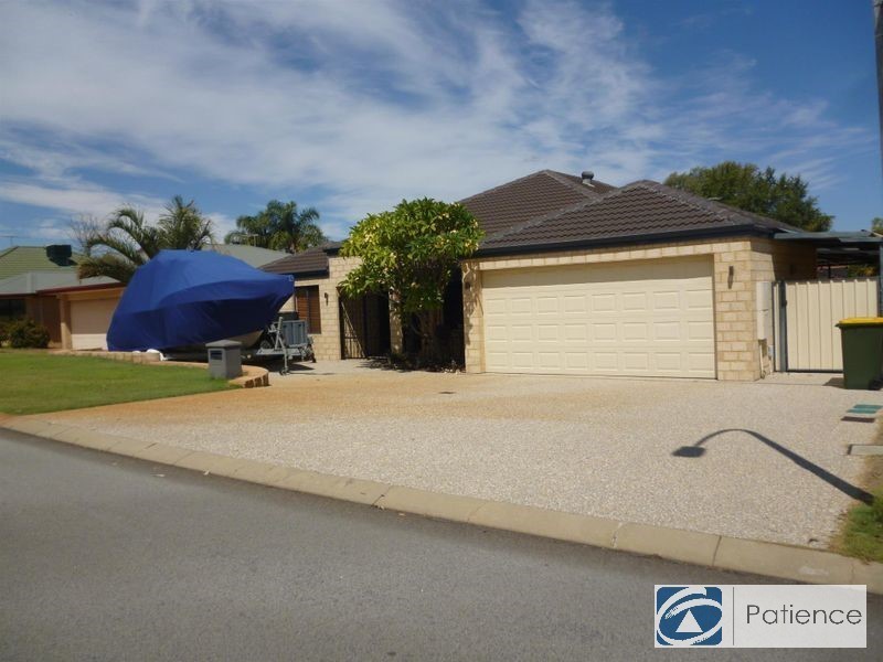 11 Monaltrie Loop, Carramar WA 6031