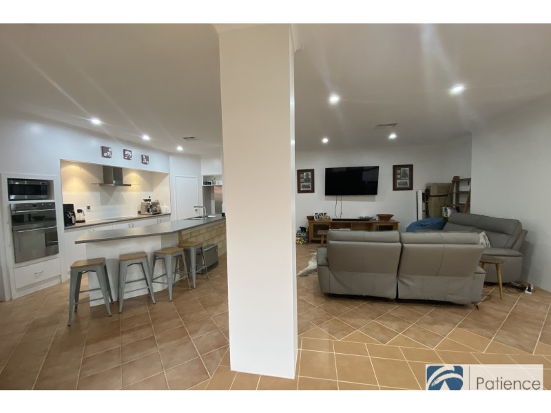 11 Monaltrie Loop, Carramar WA 6031
