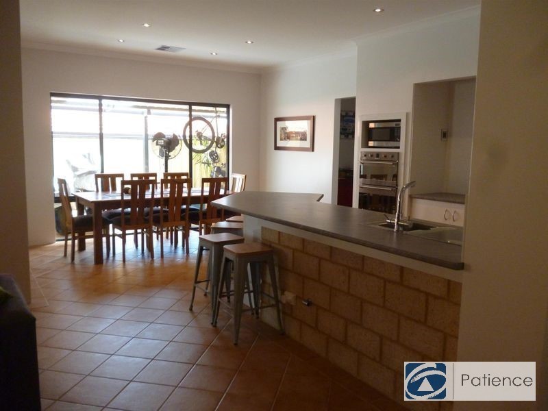 11 Monaltrie Loop, Carramar WA 6031