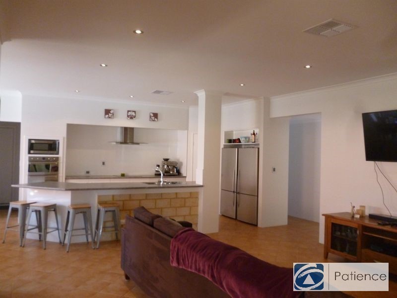 11 Monaltrie Loop, Carramar WA 6031