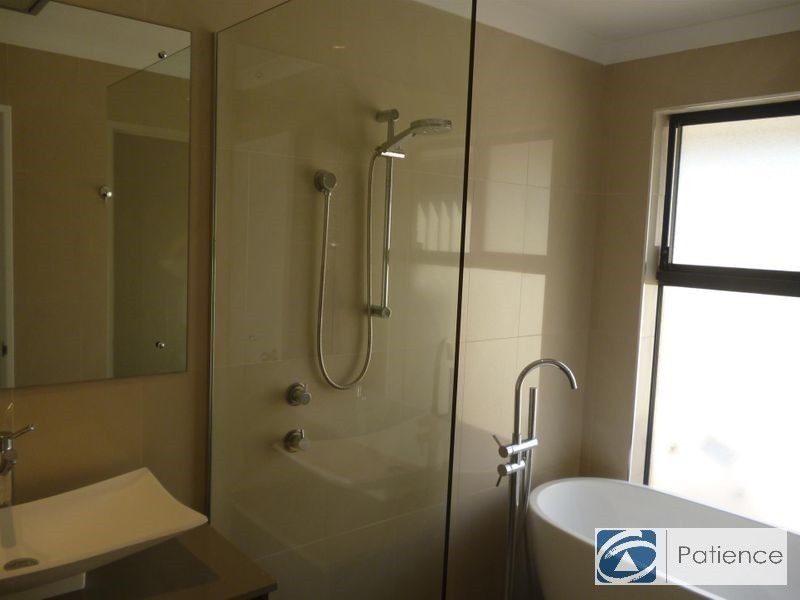 11 Monaltrie Loop, Carramar WA 6031