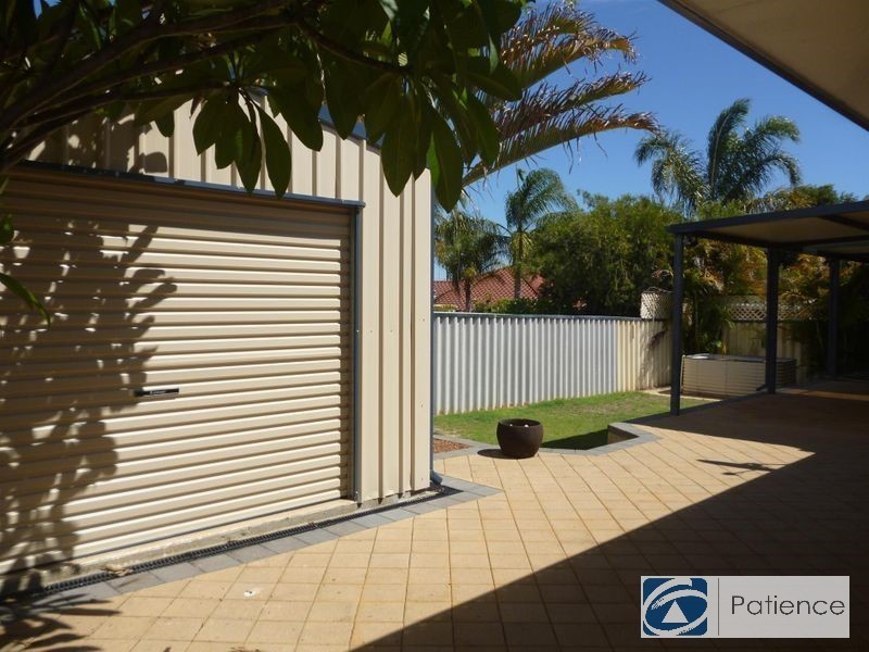 11 Monaltrie Loop, Carramar WA 6031