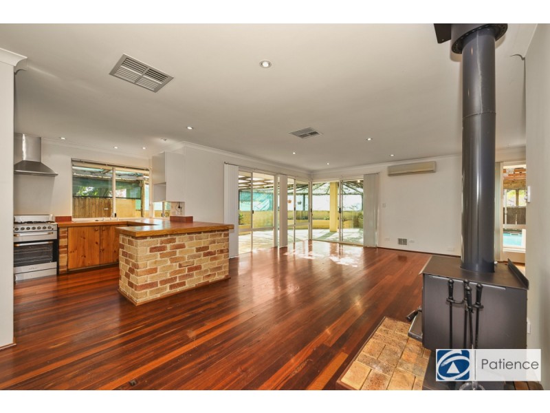 21 Yallambee Crescent, Wanneroo WA 6065