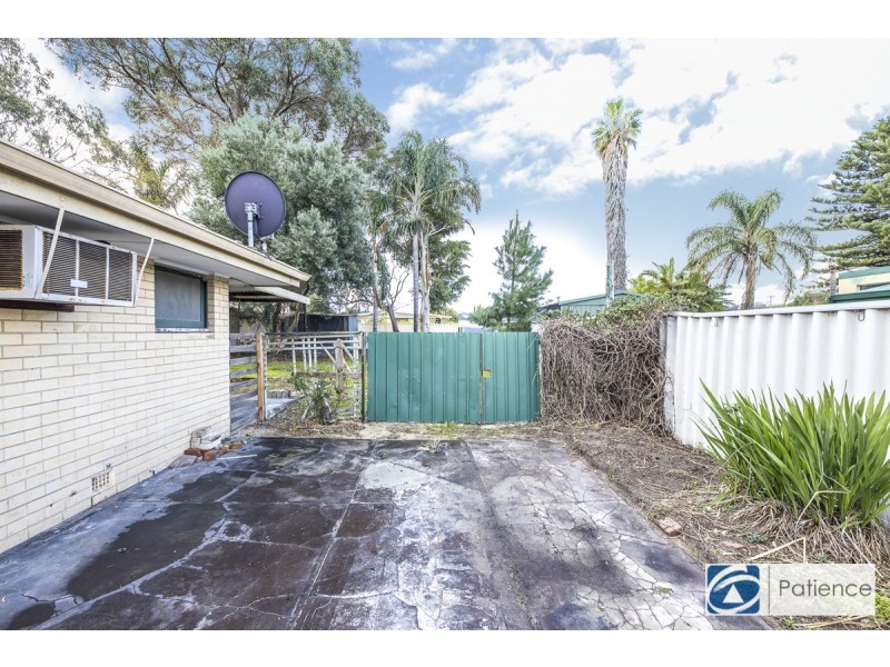 18 Thompson Drive, Wanneroo WA 6065