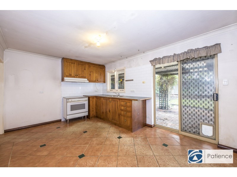 18 Thompson Drive, Wanneroo WA 6065