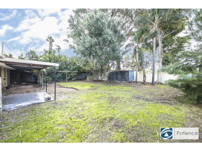 18 Thompson Drive, Wanneroo WA 6065