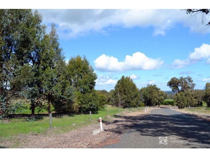 8 Sloans Road, Gingin WA 6503