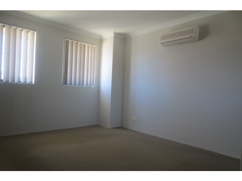 24 Russell Road, Madeley WA 6065