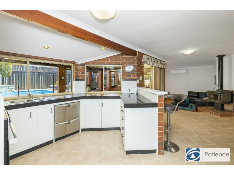 6 Stenton Gardens, Kinross WA 6028