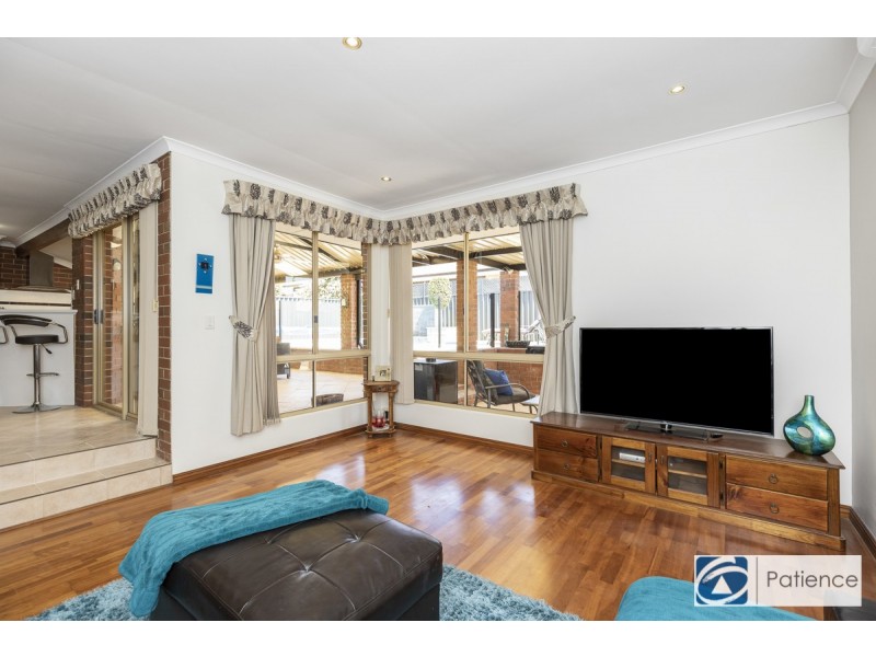 6 Stenton Gardens, Kinross WA 6028