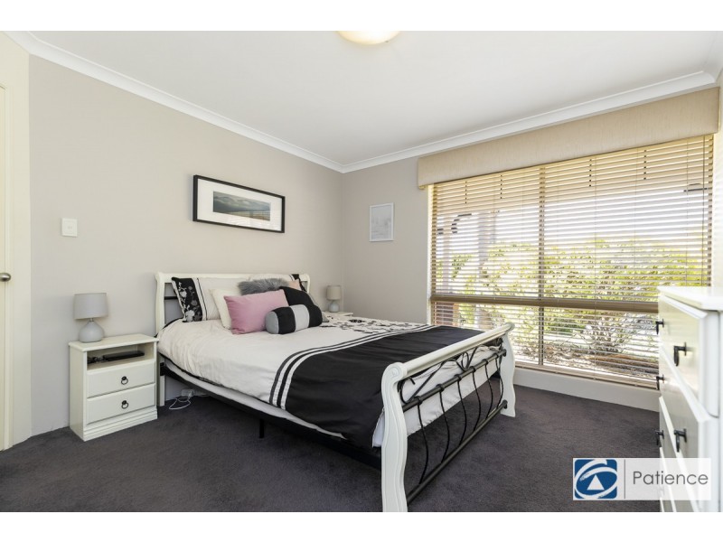 6 Stenton Gardens, Kinross WA 6028