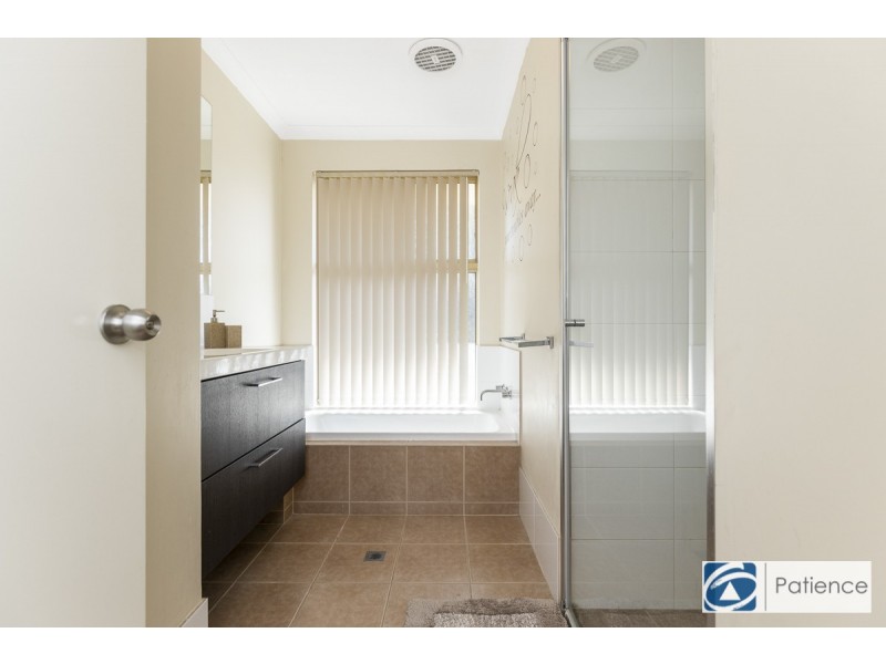 6 Stenton Gardens, Kinross WA 6028