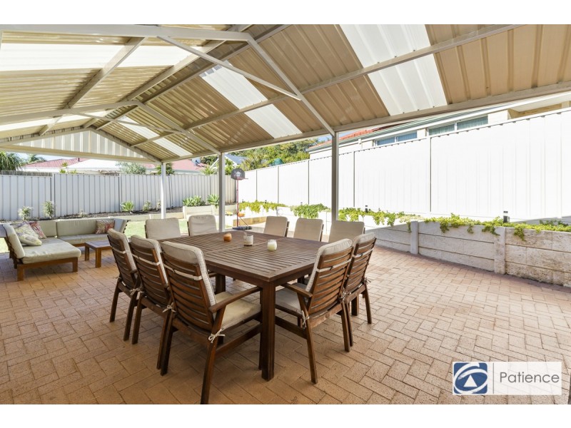 19  Mallina Circuit, Carramar WA 6031