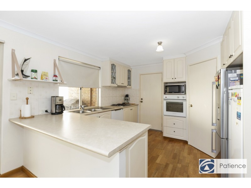 19  Mallina Circuit, Carramar WA 6031