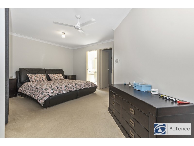 19  Mallina Circuit, Carramar WA 6031